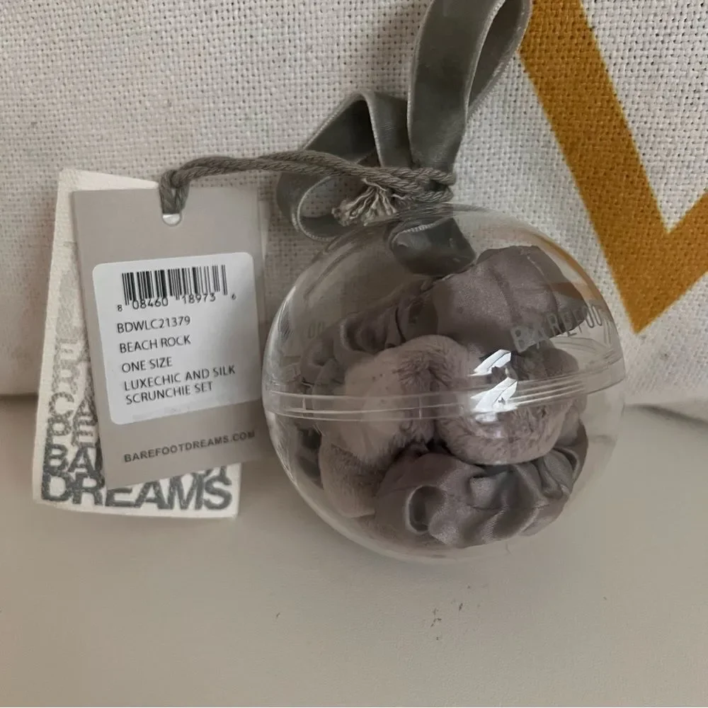 BAREFOOT DREAMS LUXECHIC AND SILK SCRUNCHIE SET Beach Rock Grey NEW MSRP $45